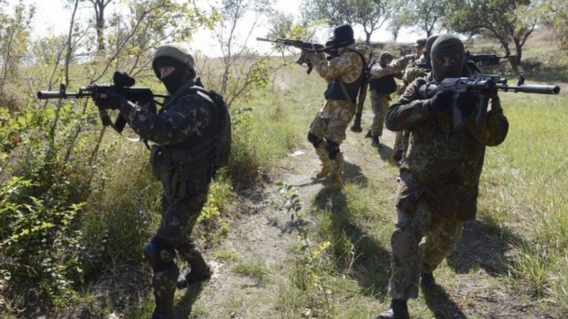 Ουκρανία: Περικυκλωμένοι από φιλορώσους 100 Ουκρανοί στρατιώτες στο Λουγκάνσκ